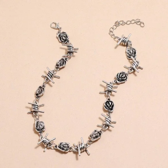 NEW Vintage Style silver Rose & Thorns choker Necklace. - Picture 2 of 7